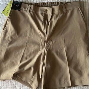 NWT Roundtree & Yorke Elastic Waist Shorts 7"